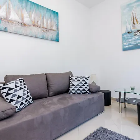 Appartamento La Luna - One Bedroom With Balcony And Sea View