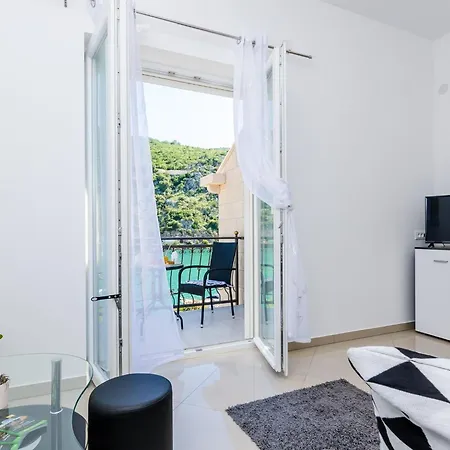 La Luna - One Bedroom With Balcony And Sea View *