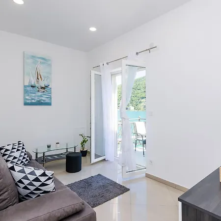 La Luna - One Bedroom With Balcony And Sea View